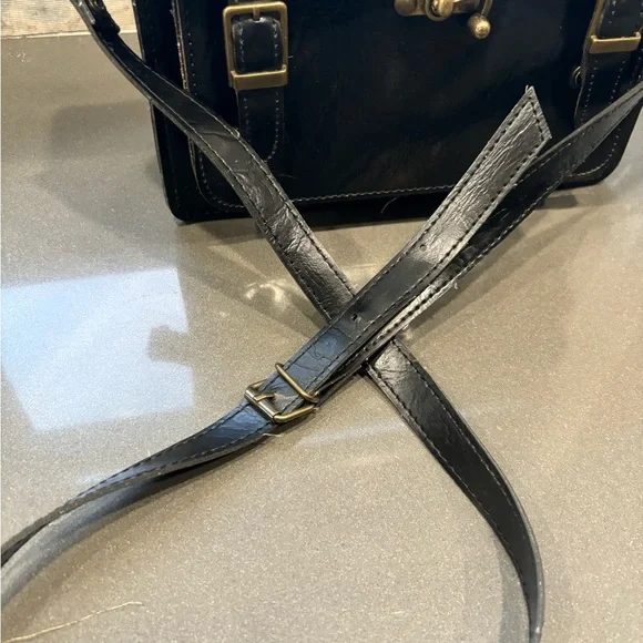 Vintage box bag. Black. Great condition. - Picture 3 of 8